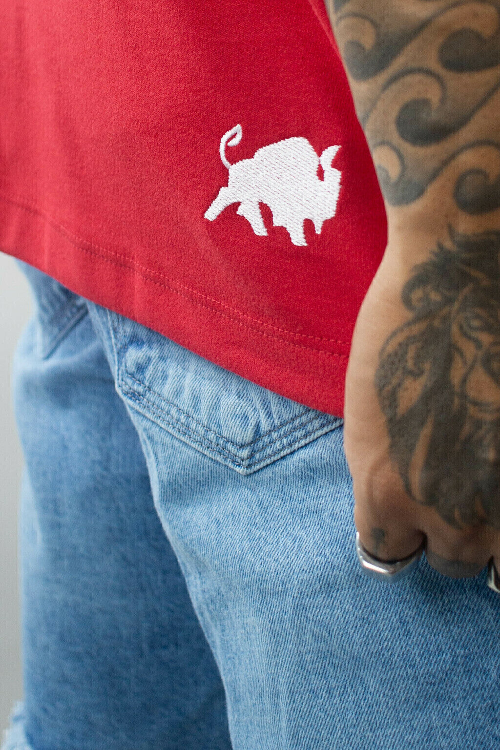 Camiseta Effel Oversized com Assinatura na Manga - Vermelha