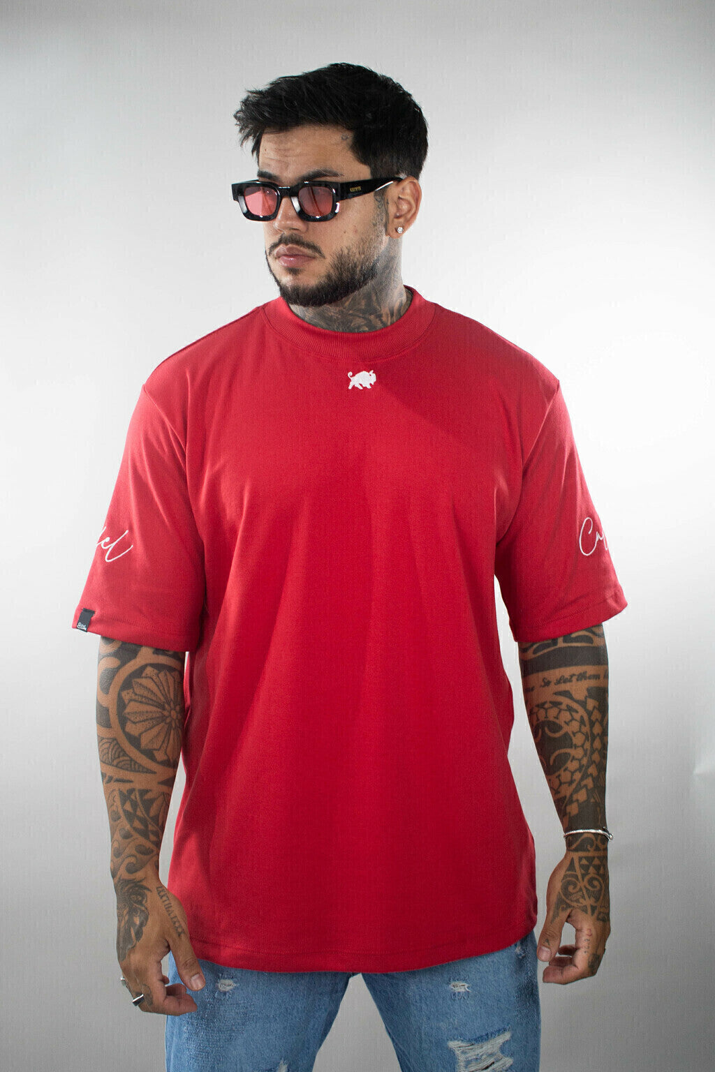 Camiseta Effel Oversized com Assinatura na Manga - Vermelha