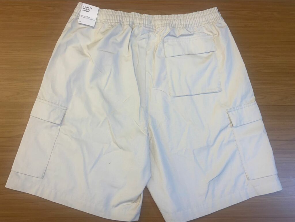 Shorts Nike Sportswear Cargo em Tecido Ripstop Bege