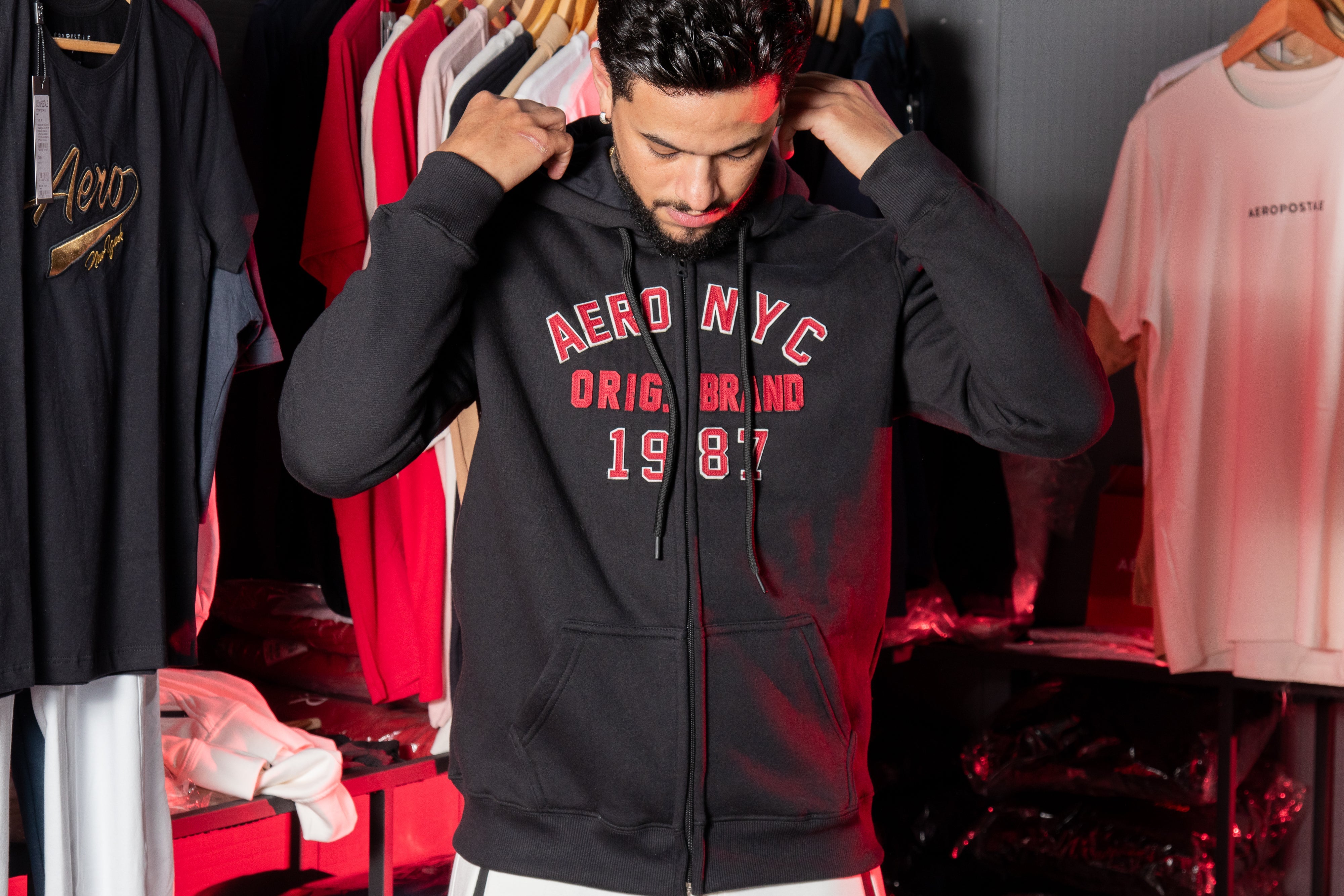 Moletom Aéropostale com Zíper e Logo Frontal Preto