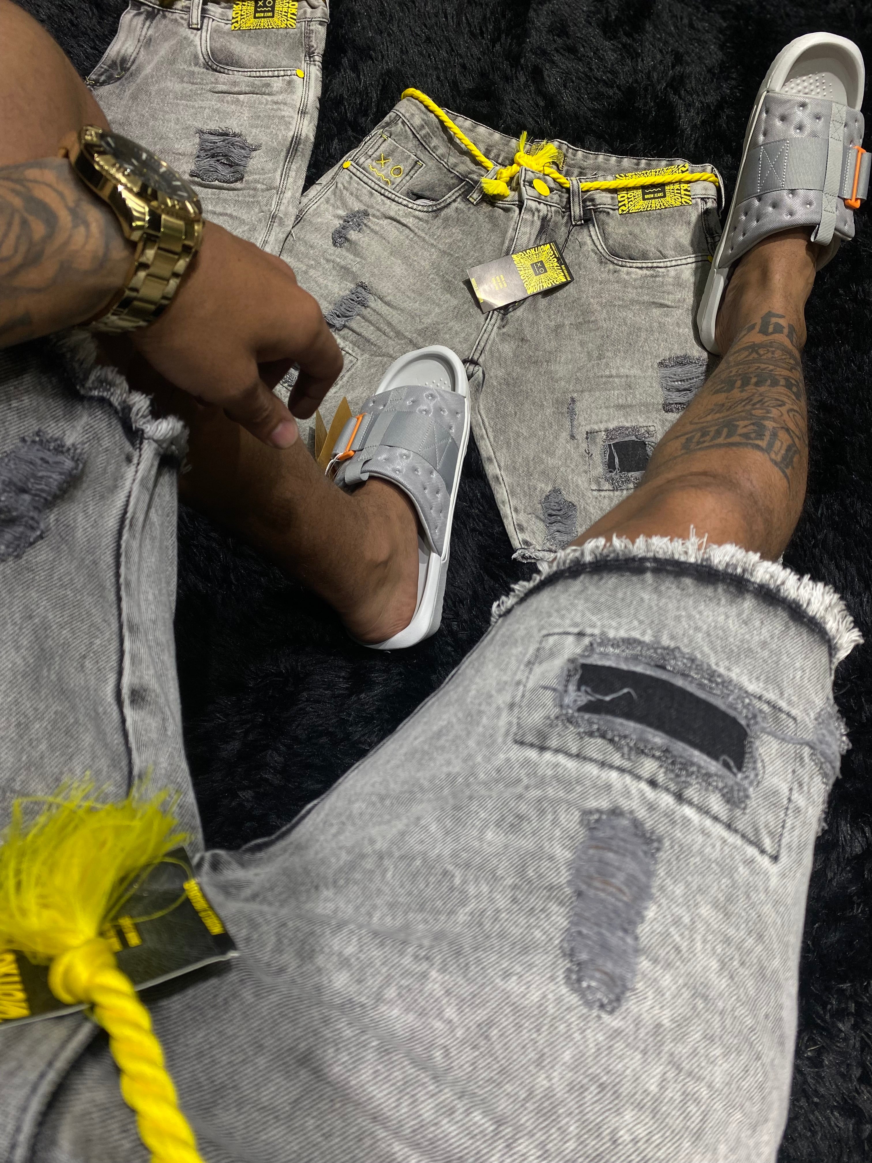 Bermuda Jeans Brow Jeans Destroyed "Modelo Jogador" - Cinza