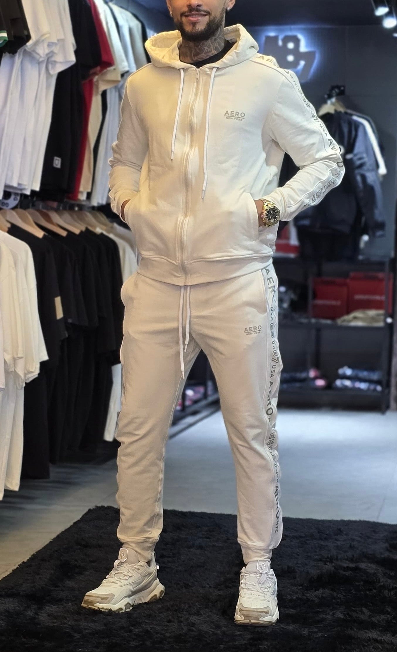 Conjunto de Moletom Aéropostale com Faixa Lateral - Off White