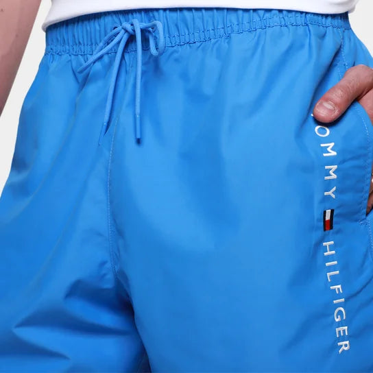 Short de Banho Tommy Hilfiger Masculino Long Drawstring com Logo Vertical Azul