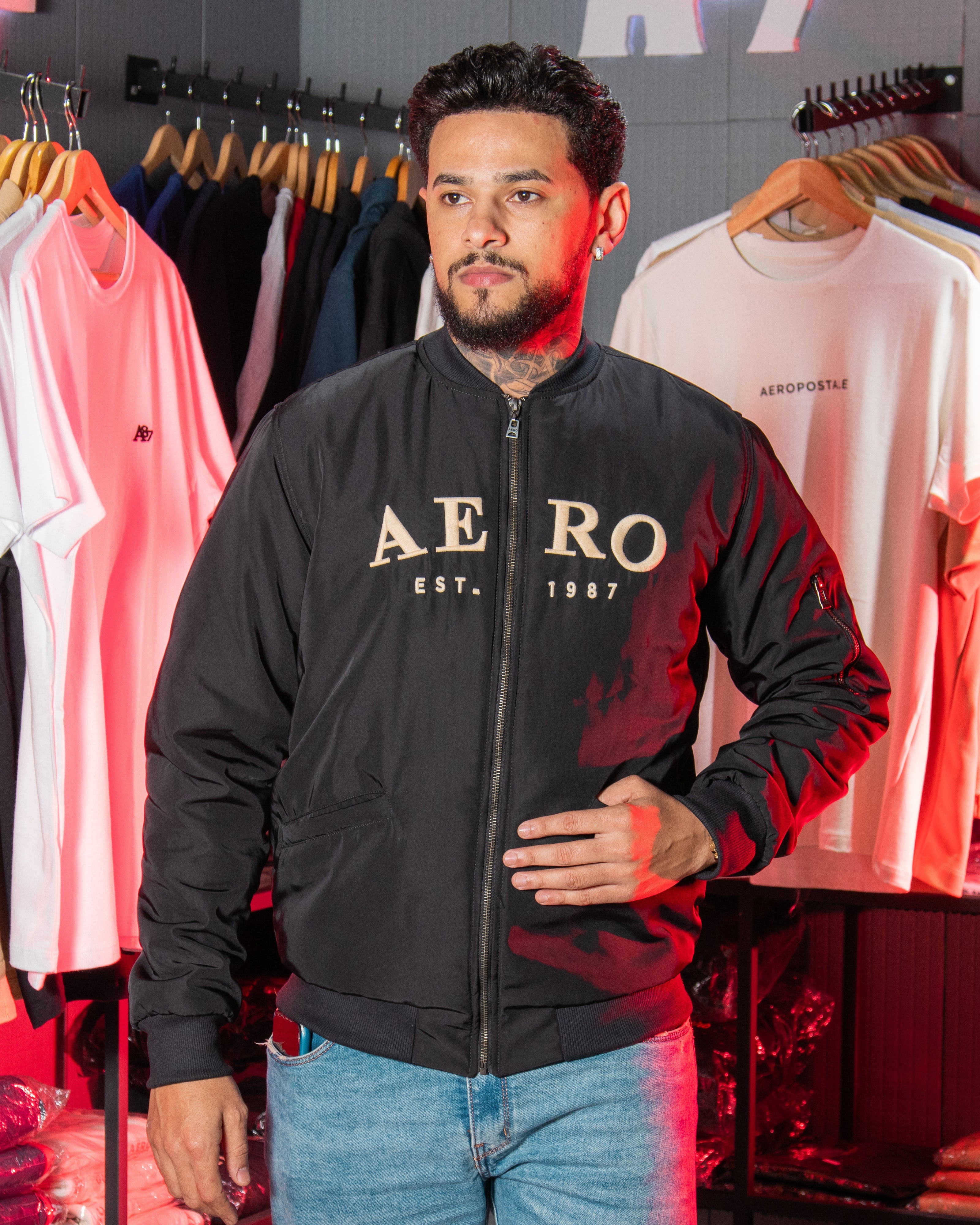 Jaqueta Bomber Aéropostale com Logo "Est. 1987" - Preta