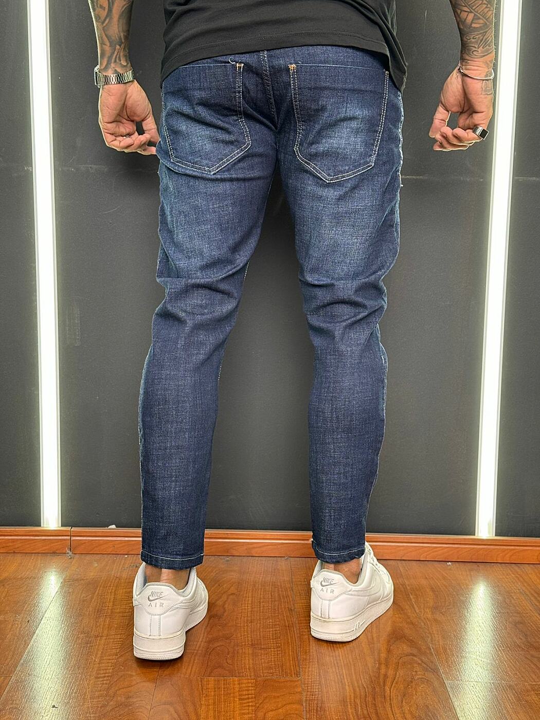 Calça Jeans Jay Jones Skinny com Detalhes Destroyed - Lavagem Escura/Ref7164