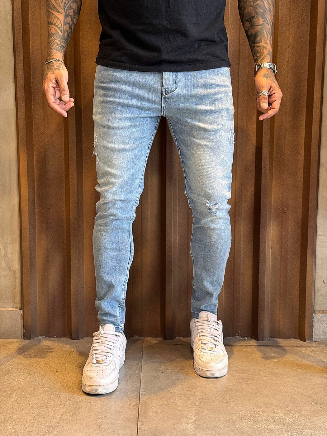 Calça Jeans Jay Jones Skinny com Detalhes Destroyed - Lavagem Clara/REF7469