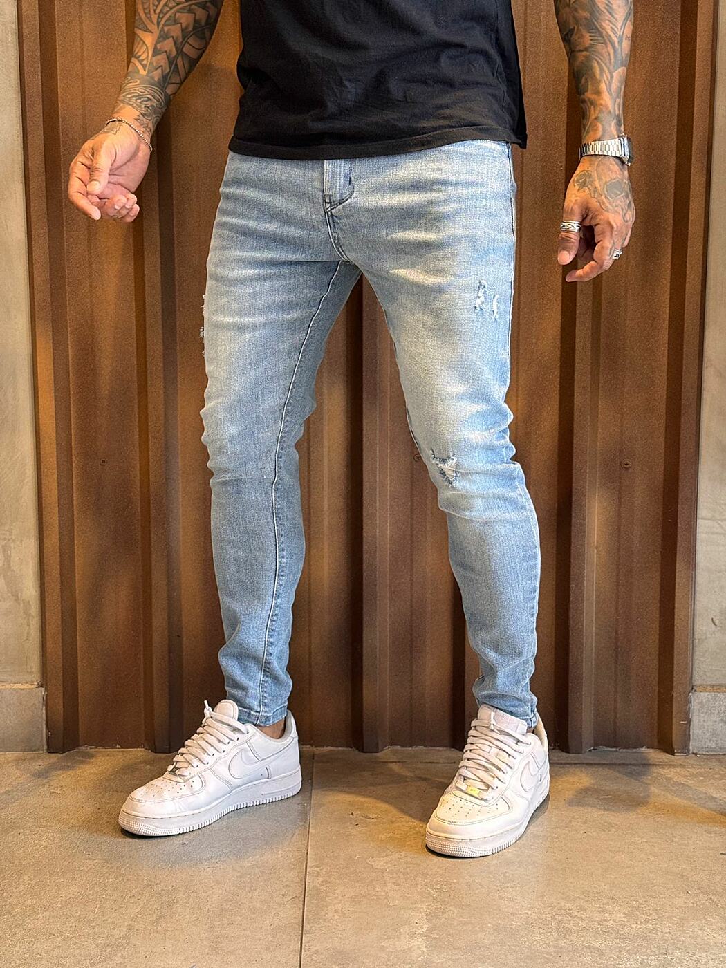 Calça Jeans Jay Jones Skinny com Detalhes Destroyed - Lavagem Clara/REF7469