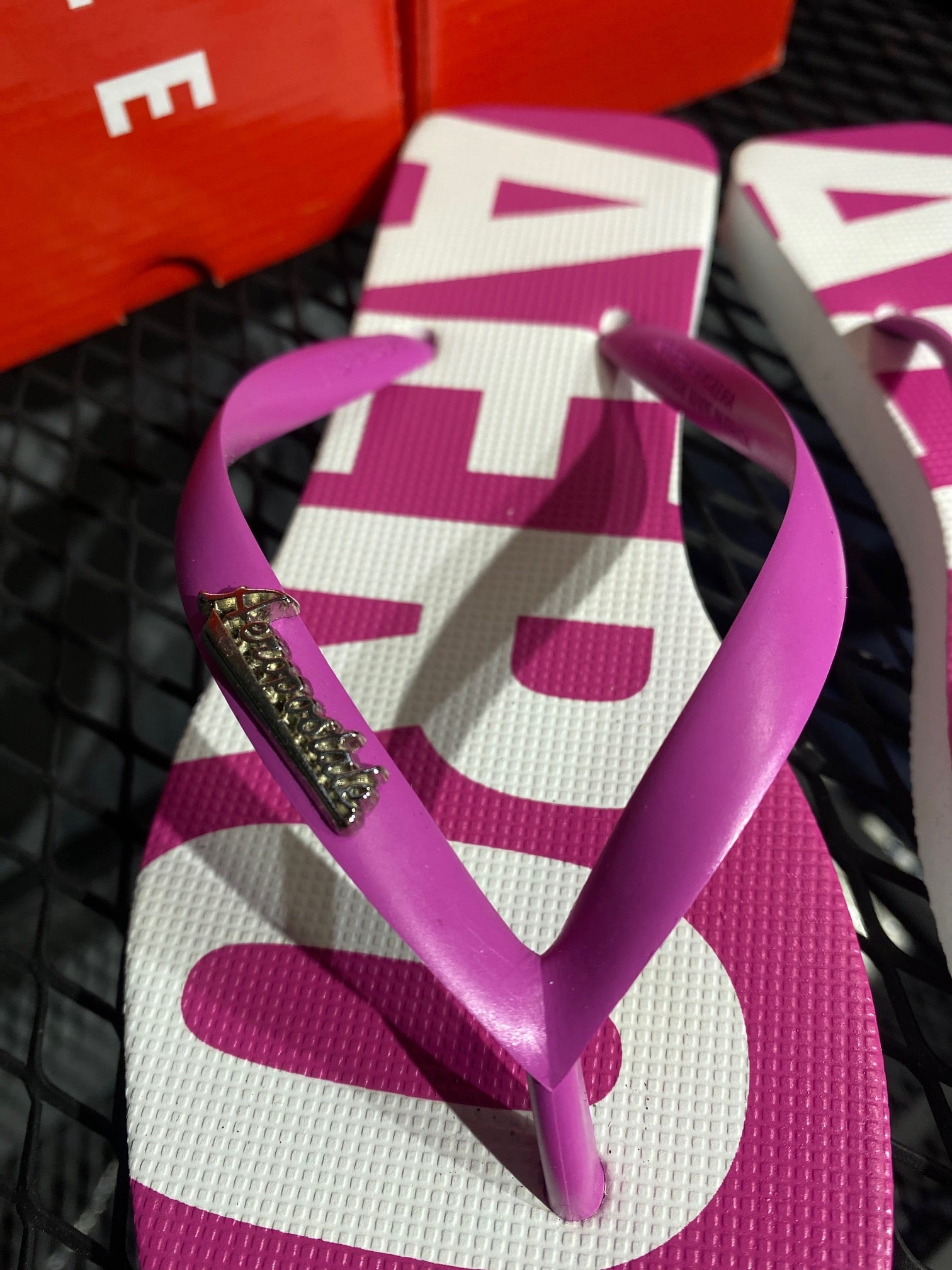 Chinelo de Dedo Feminino Aéropostale com Maxi Logo "Aero" - Pink
