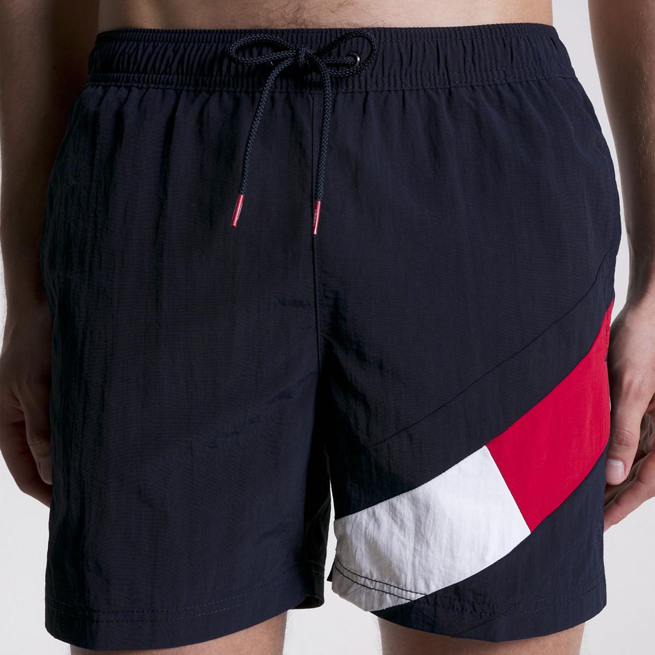 Shorts Tommy Hilfiger Bandeira Lateral TH.
