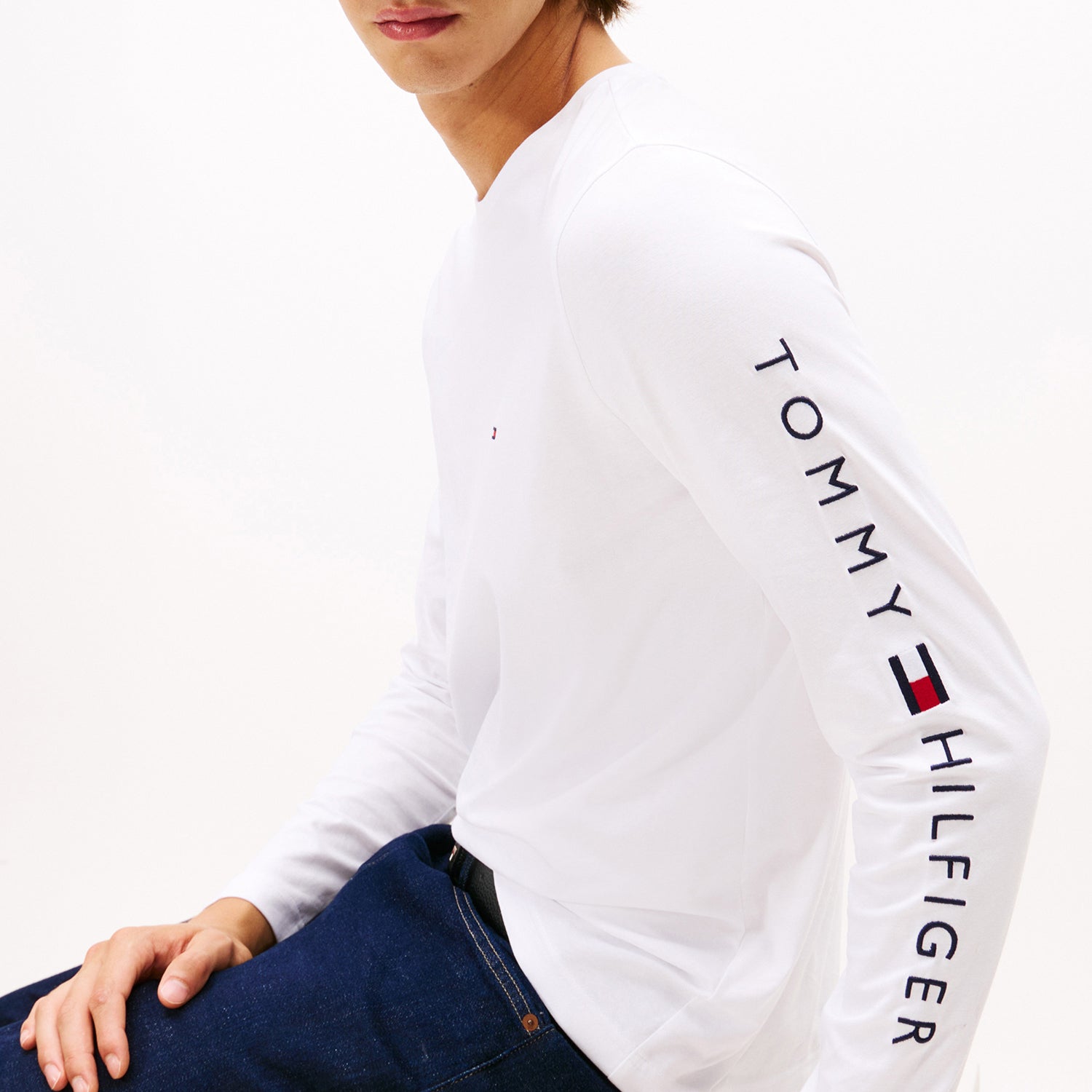 Camiseta Tommy Hilfiger Masculina Manga Longa com Logo na Manga Branca