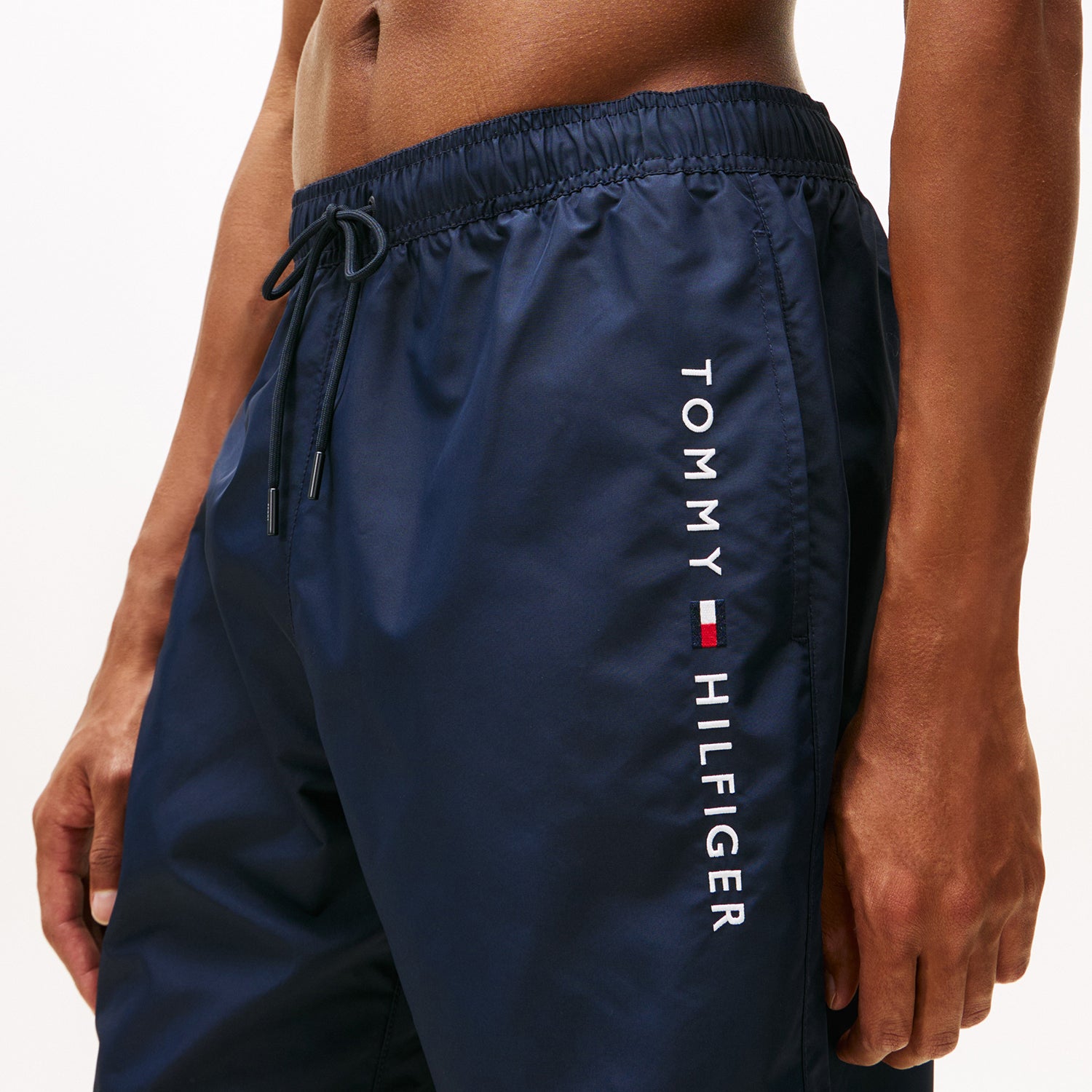 Shorts de Banho Tommy Hilfiger com Logo Vertical - Azul Marinho