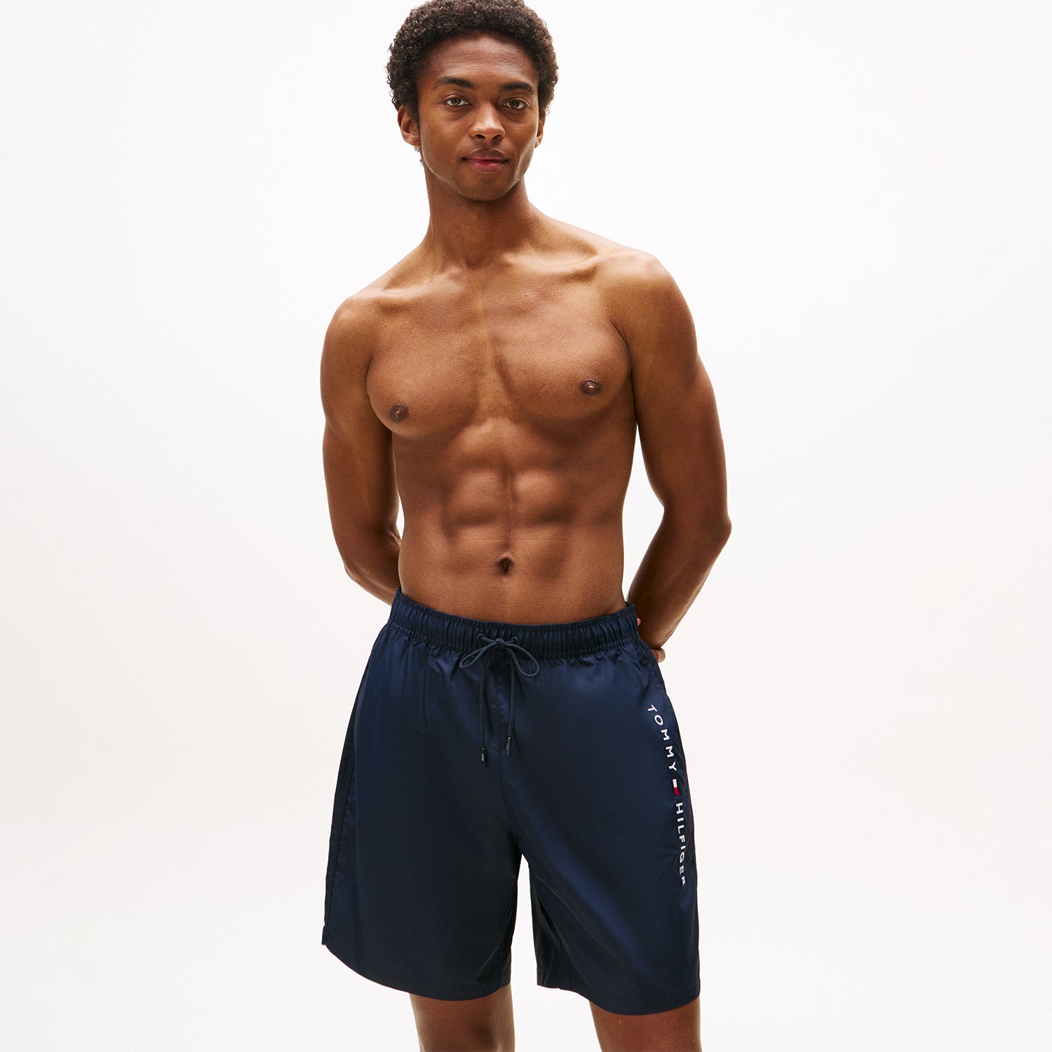 Shorts de Banho Tommy Hilfiger com Logo Vertical - Azul Marinho