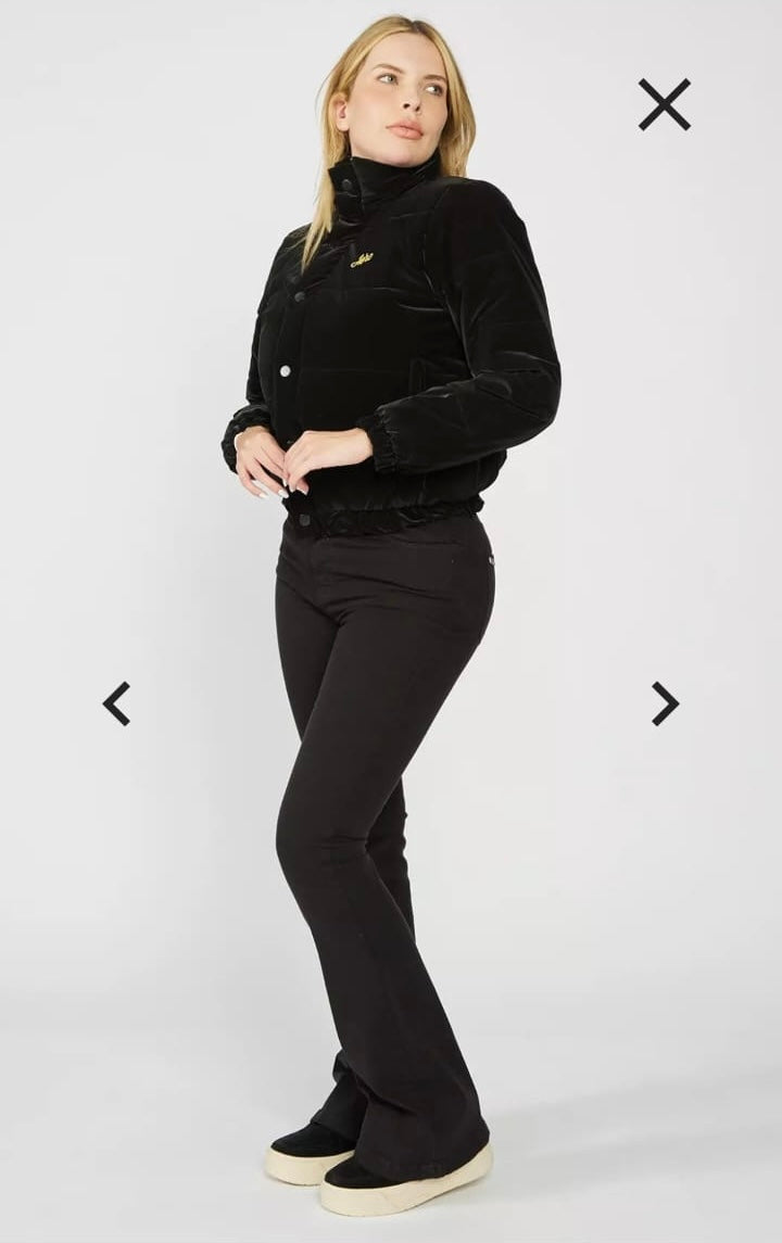 Jaqueta Puffer Cropped de Veludo Aéropostale - Preta