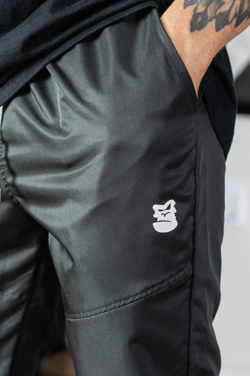 Calça Jogger Black Targ de Tactel com Estampas - Preta