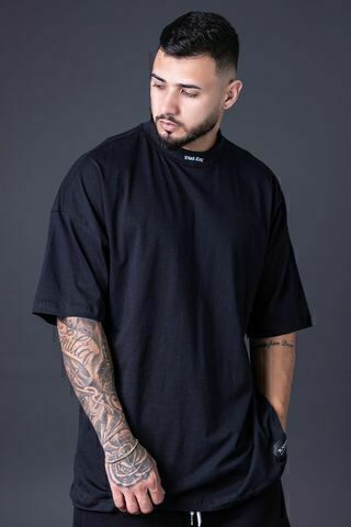 Camiseta Black Targ Oversized Gola Alta Preta
