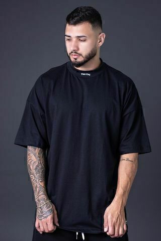Camiseta Black Targ Oversized Gola Alta Preta