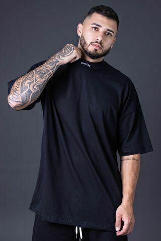 Camiseta Black Targ Oversized Gola Alta Preta