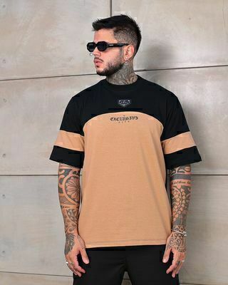 Camiseta FB Oversized com Recorte Color-Block - Preta/Mocha