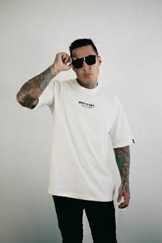 Camiseta Effel Culture Oversized com Estampa "Flames" - Off White