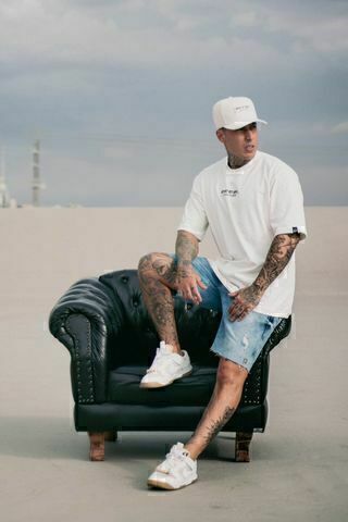 Camiseta Effel Culture Oversized com Estampa "Flames" - Off White