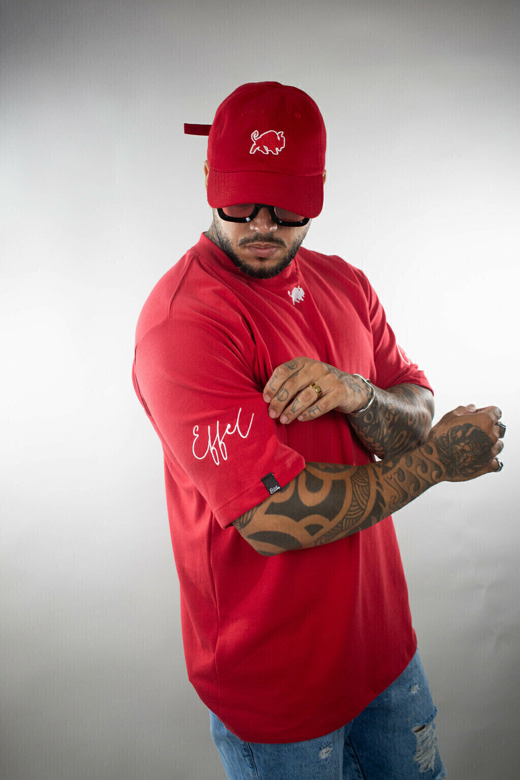 Camiseta Effel Oversized com Assinatura na Manga - Vermelha