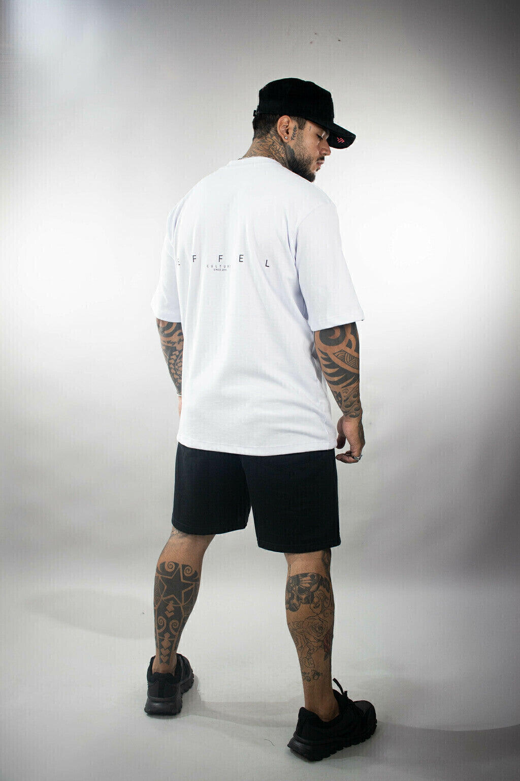 Camiseta Effel Oversized com Estampa Traseira "Kulture" - Branca