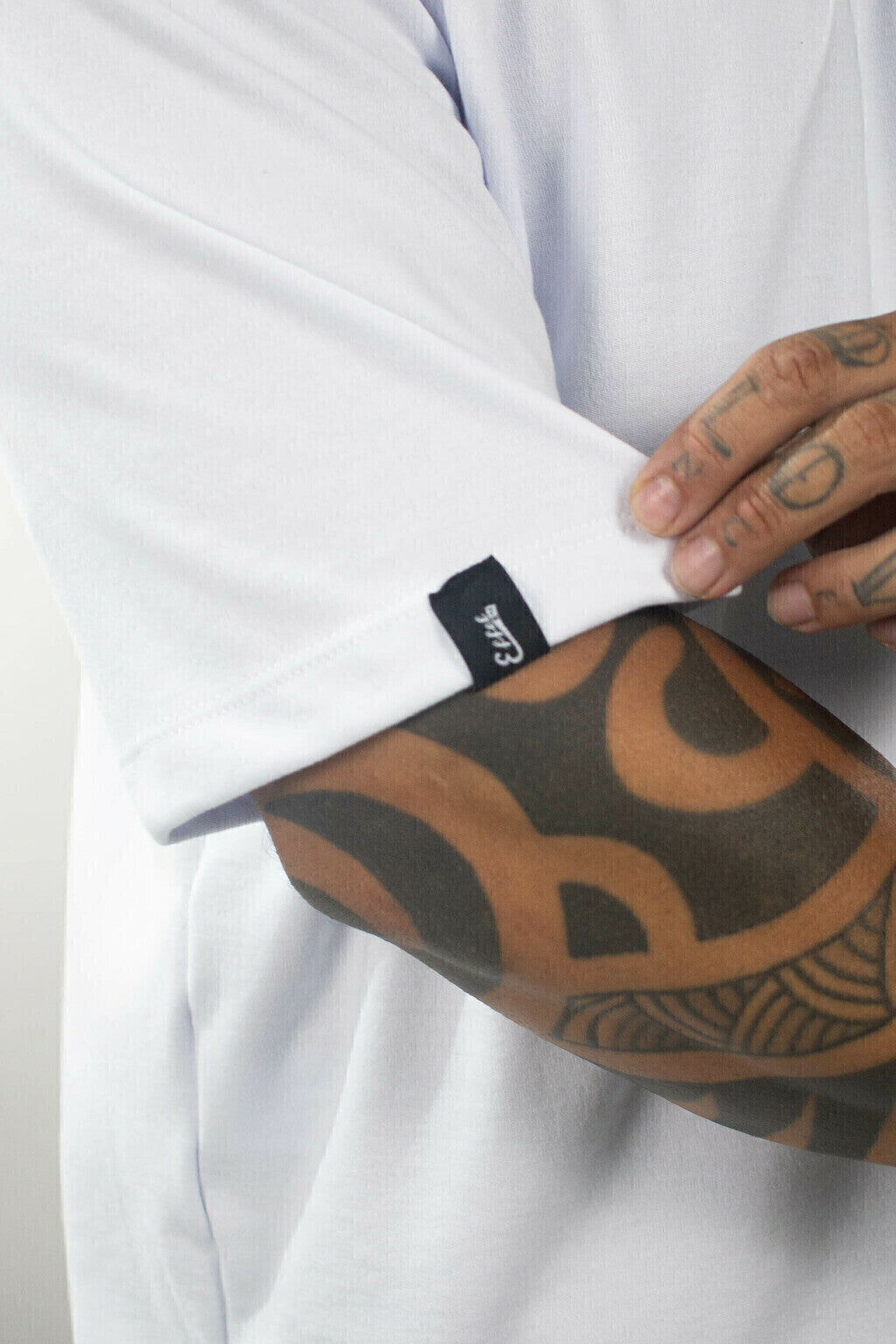 Camiseta Effel Oversized com Estampa Traseira "Kulture" - Branca