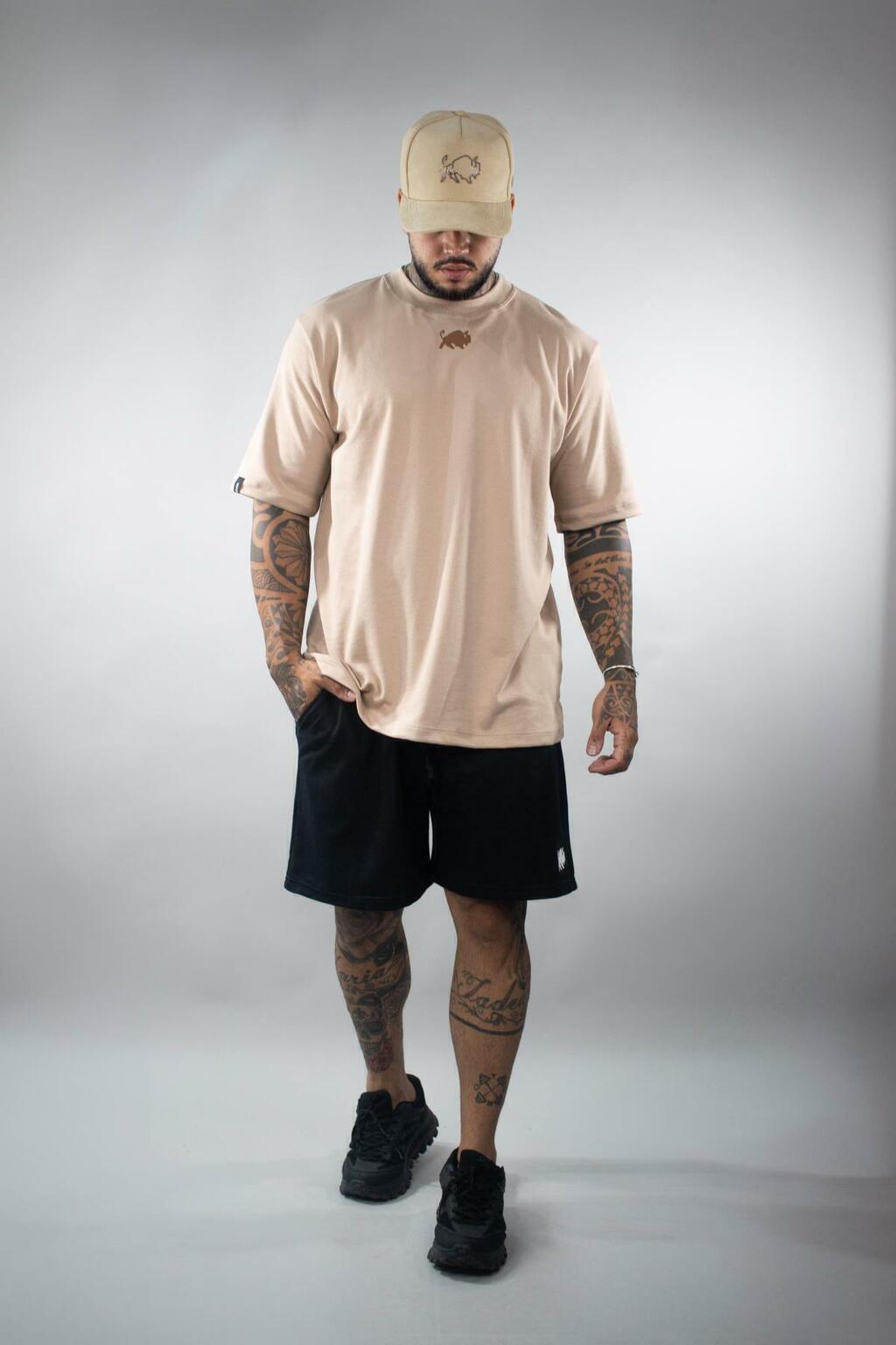 Camiseta Effel Oversized Gola Alta com Logo Tonal - Bege