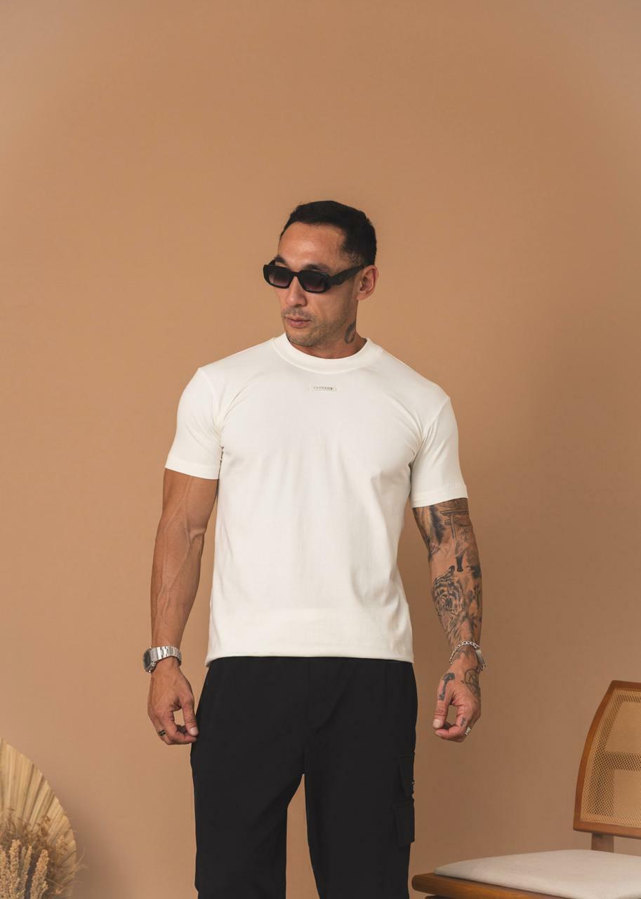 Camiseta The Hopers Slim Fit Rubber Tag - Off White