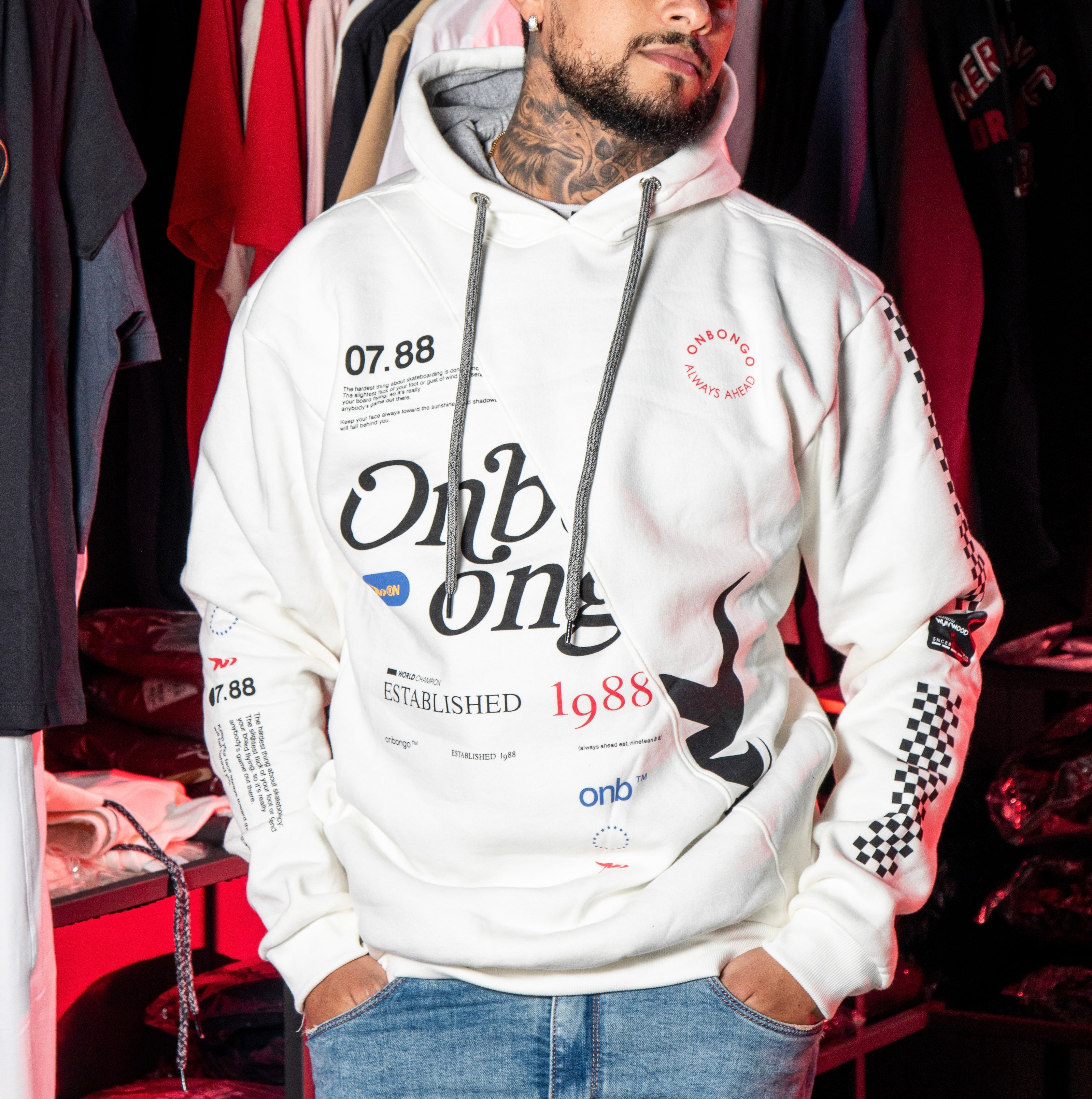 Moletom Onbongo Canguru Full Print '88 Branco