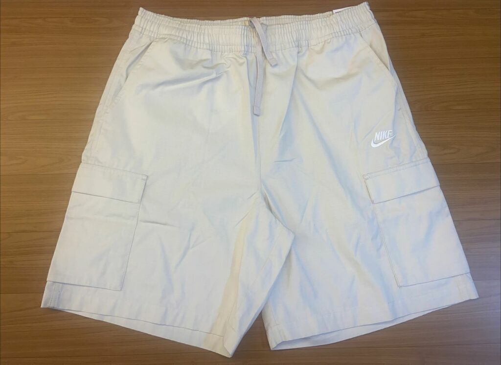 Shorts Nike Sportswear Cargo em Tecido Ripstop Bege