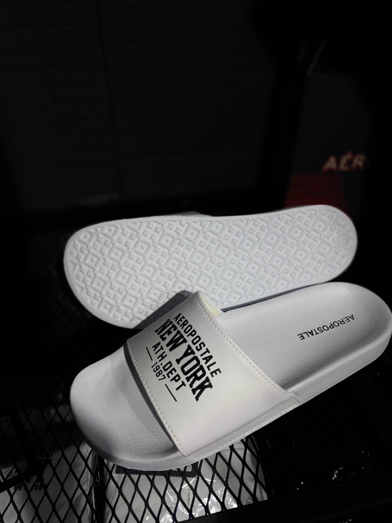 Chinelo Slide Aéropostale com Logo "New York" - Branco
