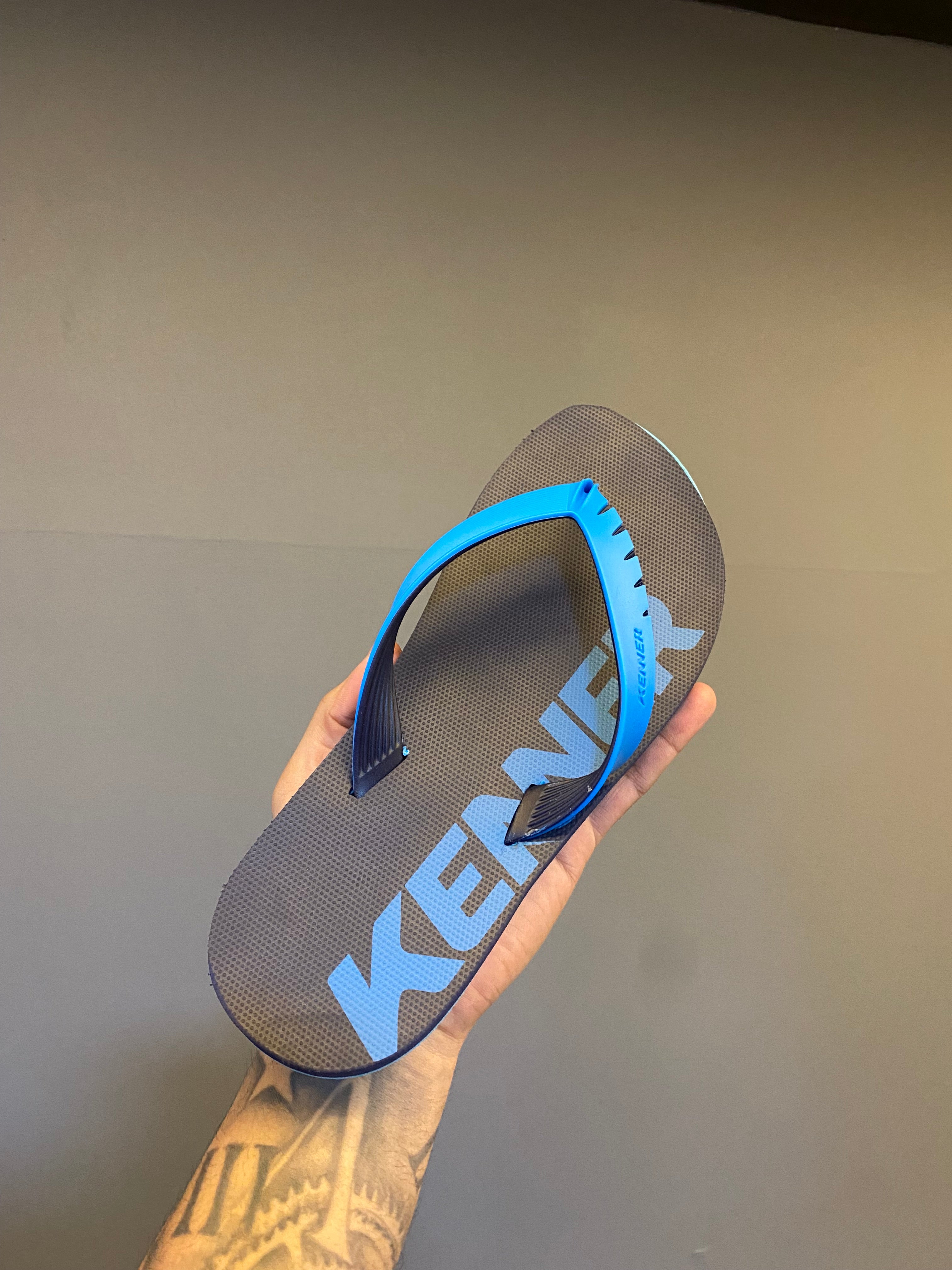 Sandália Kenner Red - Preta/Azul