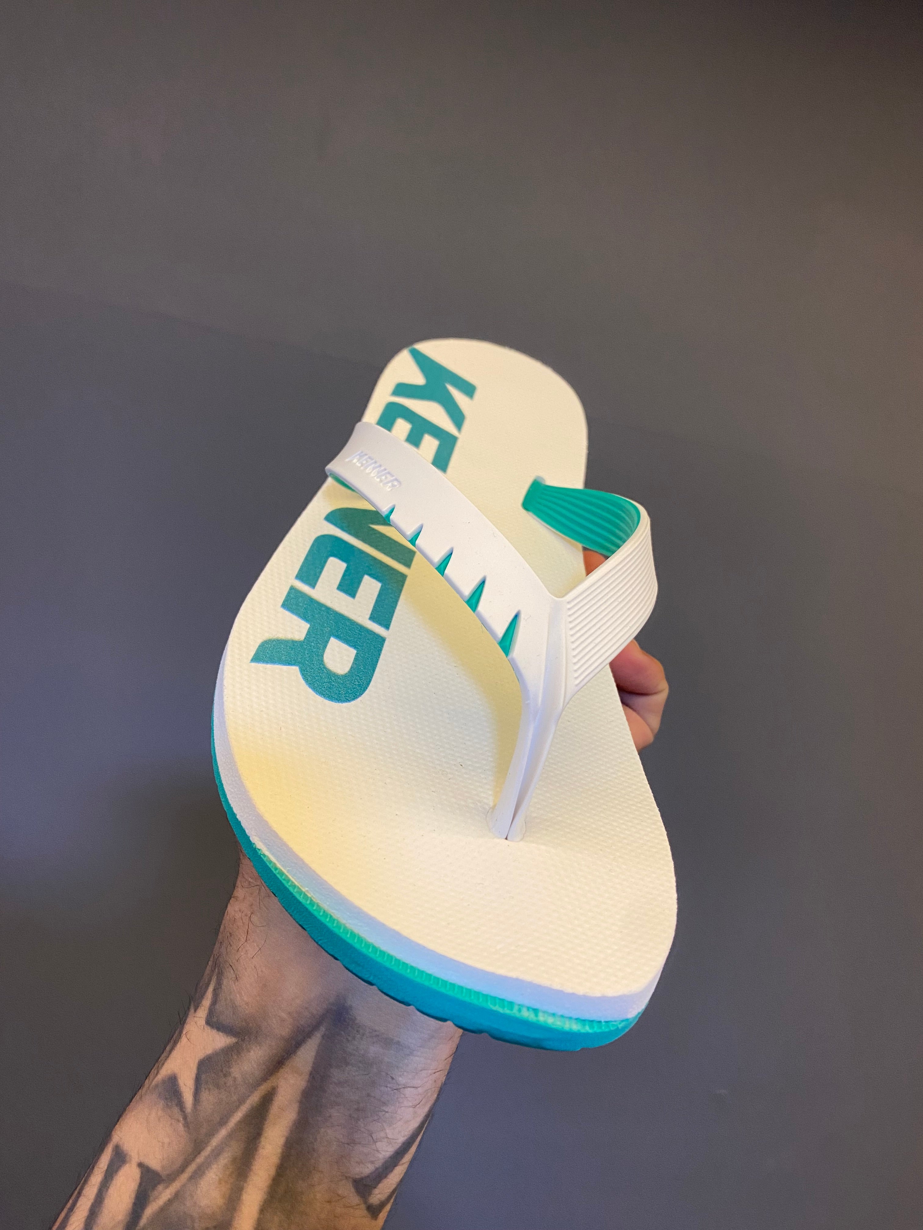 Chinelo Kenner Kivah com Maxi Logo - Branco/Verde Água