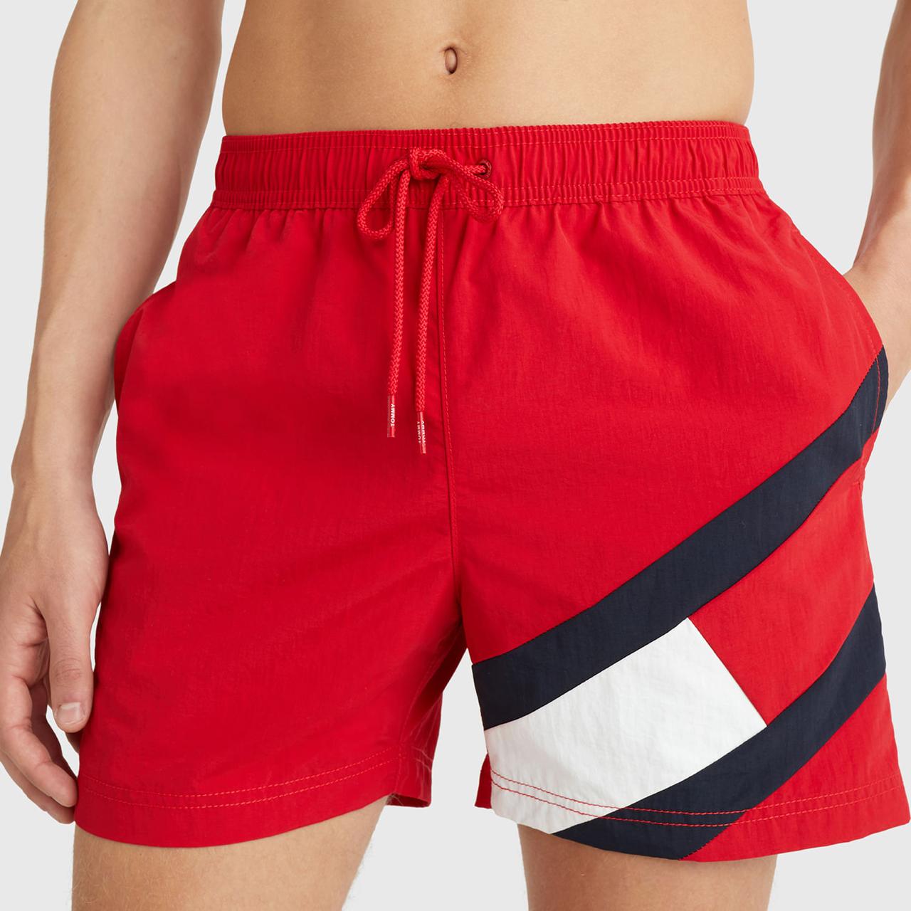 Shorts de Banho Tommy Hilfiger com Bandeira Lateral Vermelho