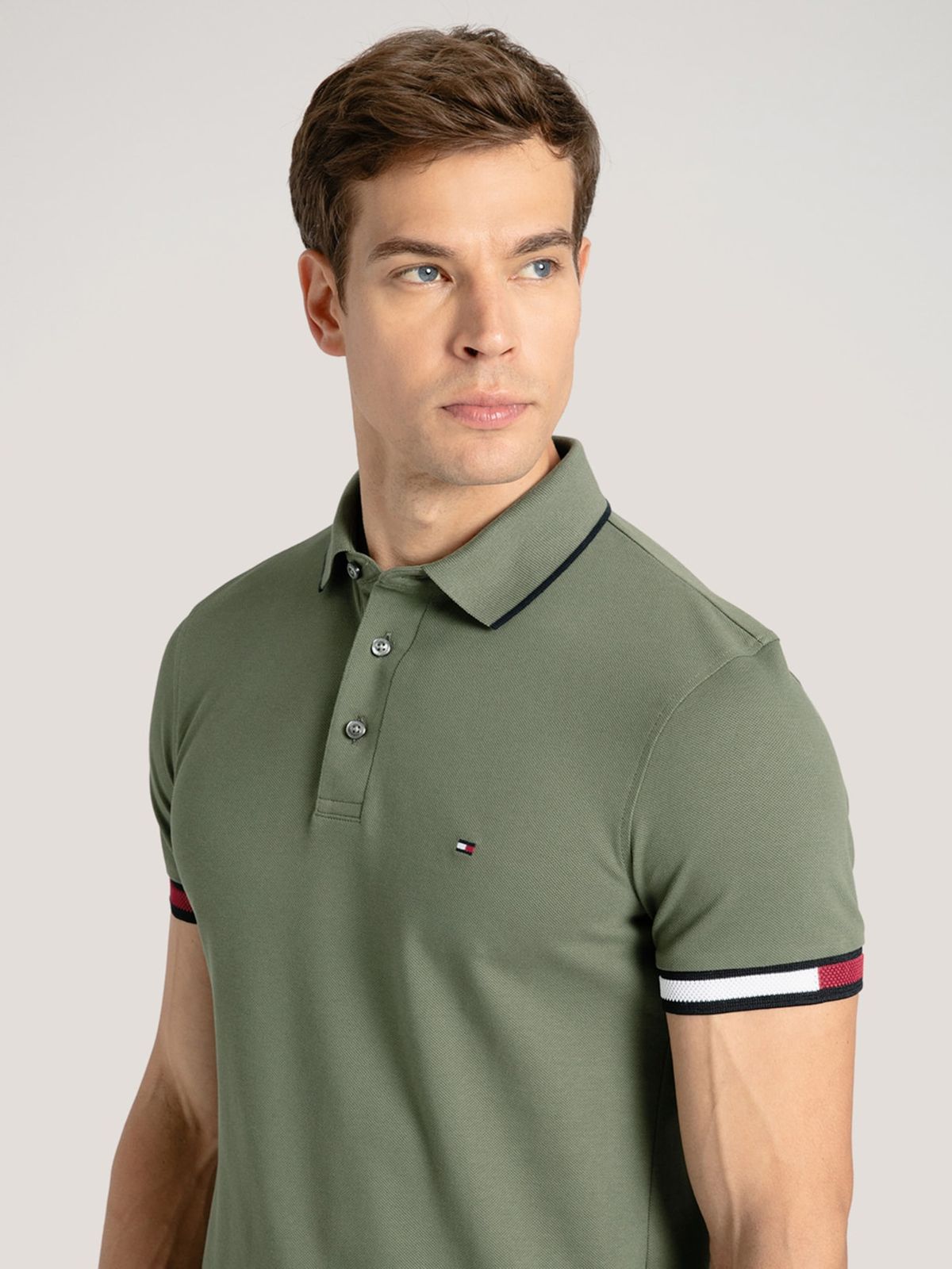 Camisa Polo Tommy Hilfiger Slim Fit com Detalhe no Punho Verde