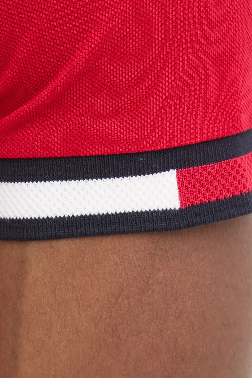 Polo Flag Cuff Slim - Tommy Hilfiger em Algodão Orgânico.