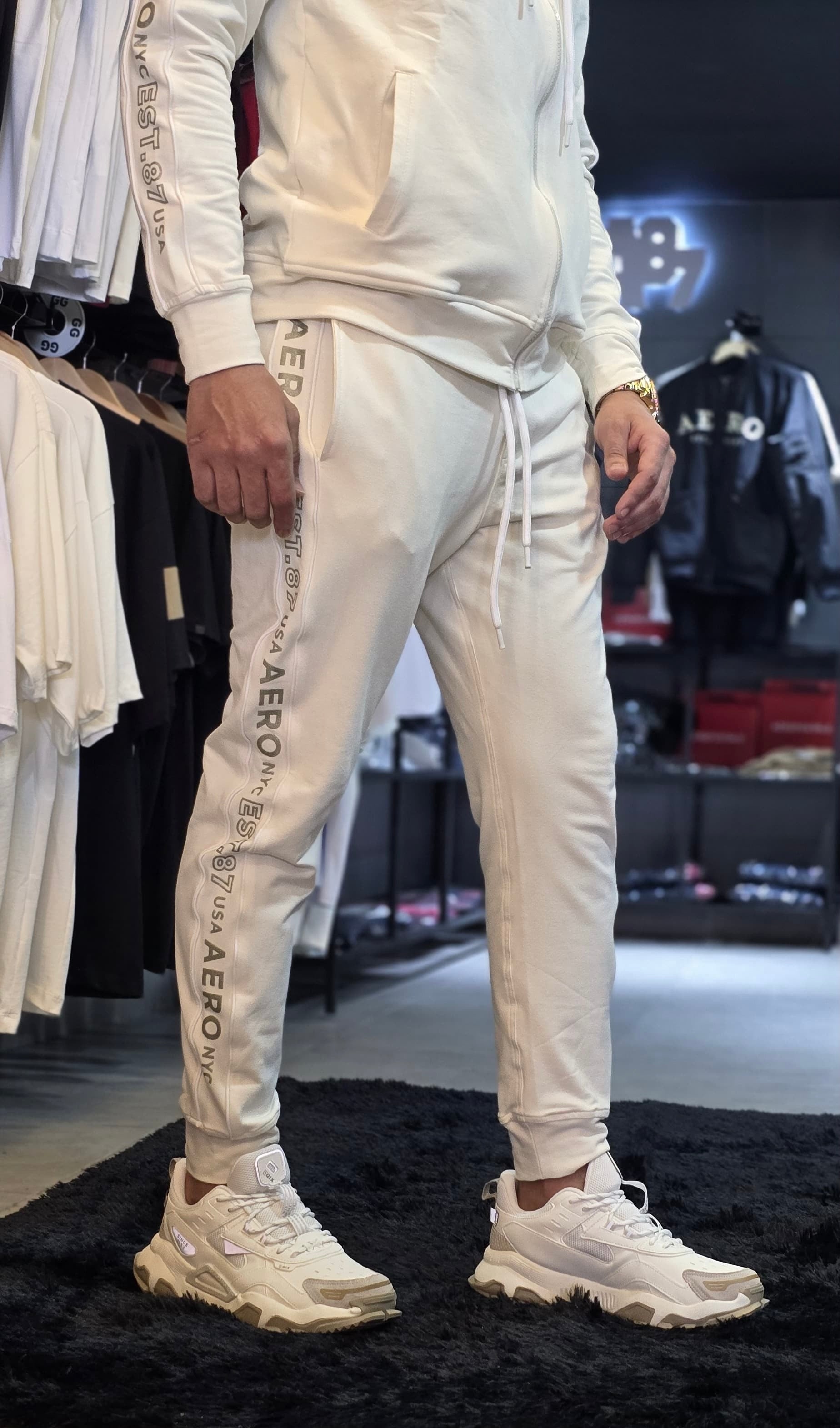 Conjunto de Moletom Aéropostale com Faixa Lateral - Off White