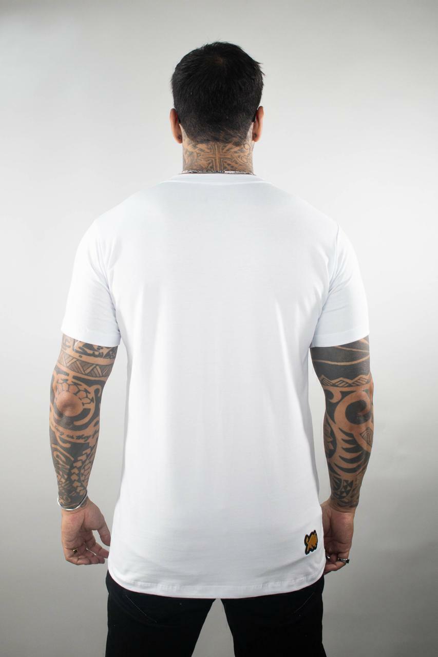 Camiseta Effel Culture Slim Fit com Logo Emborrachado Branca