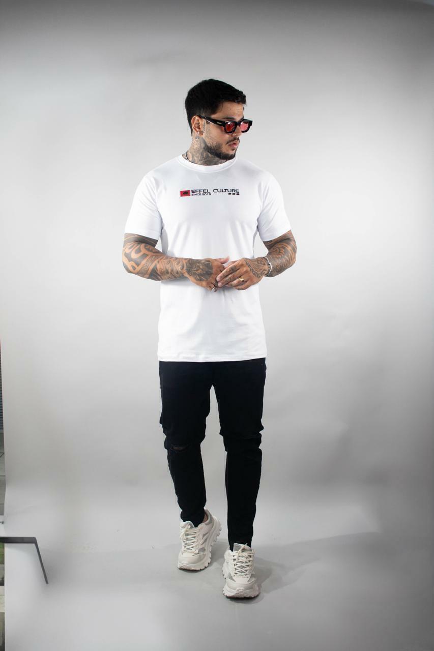 Camiseta Effel Culture Slim Fit com Logo Emborrachado Branca