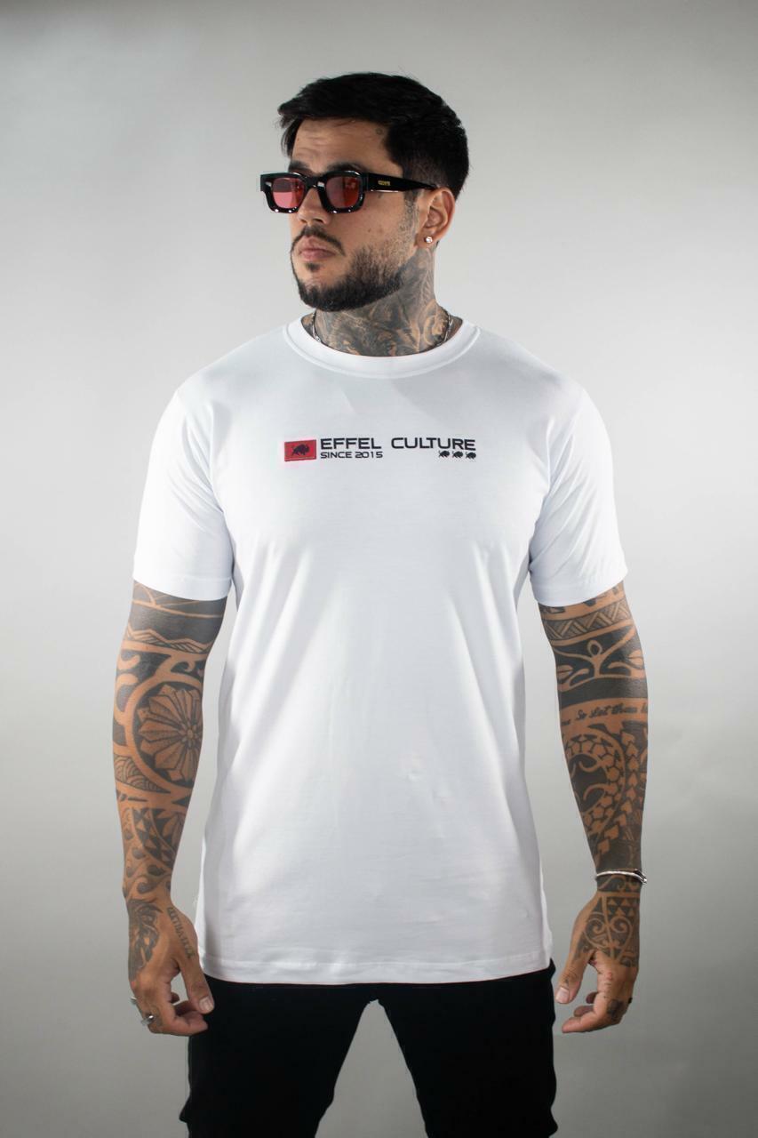 Camiseta Effel Culture Slim Fit com Logo Emborrachado Branca