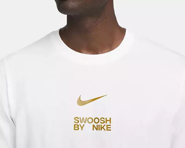 Camiseta Nike Sportswear Swoosh