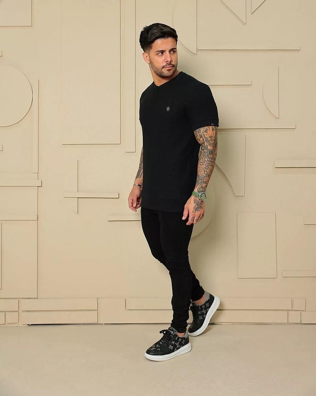 Camiseta FBEC Slim Fit com Patch de Metal - Preta