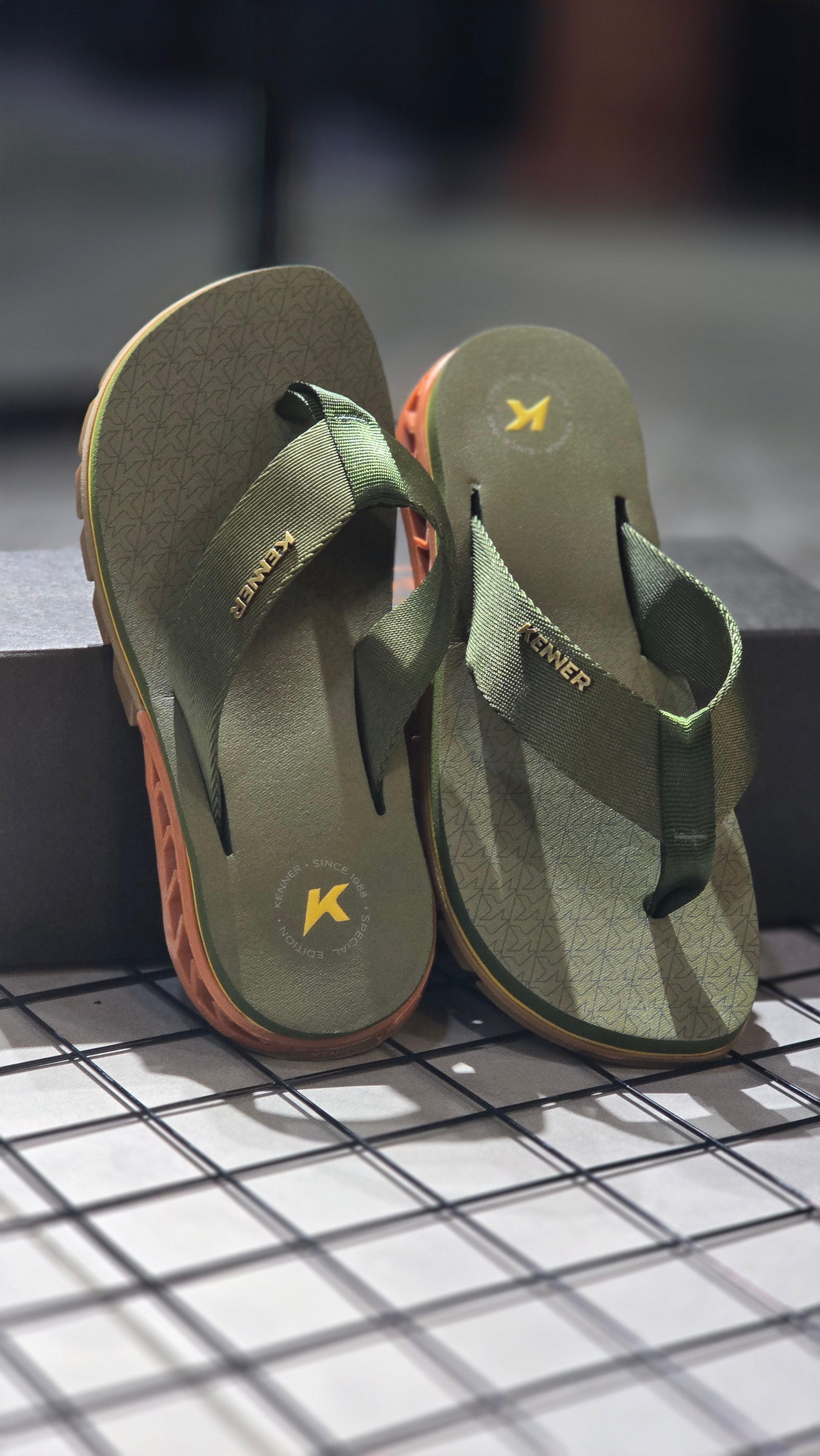 Chinelo Kenner Masculino Rakka Edição 2026 Verde Militar e Laranja com Amortecedor Re.Amp