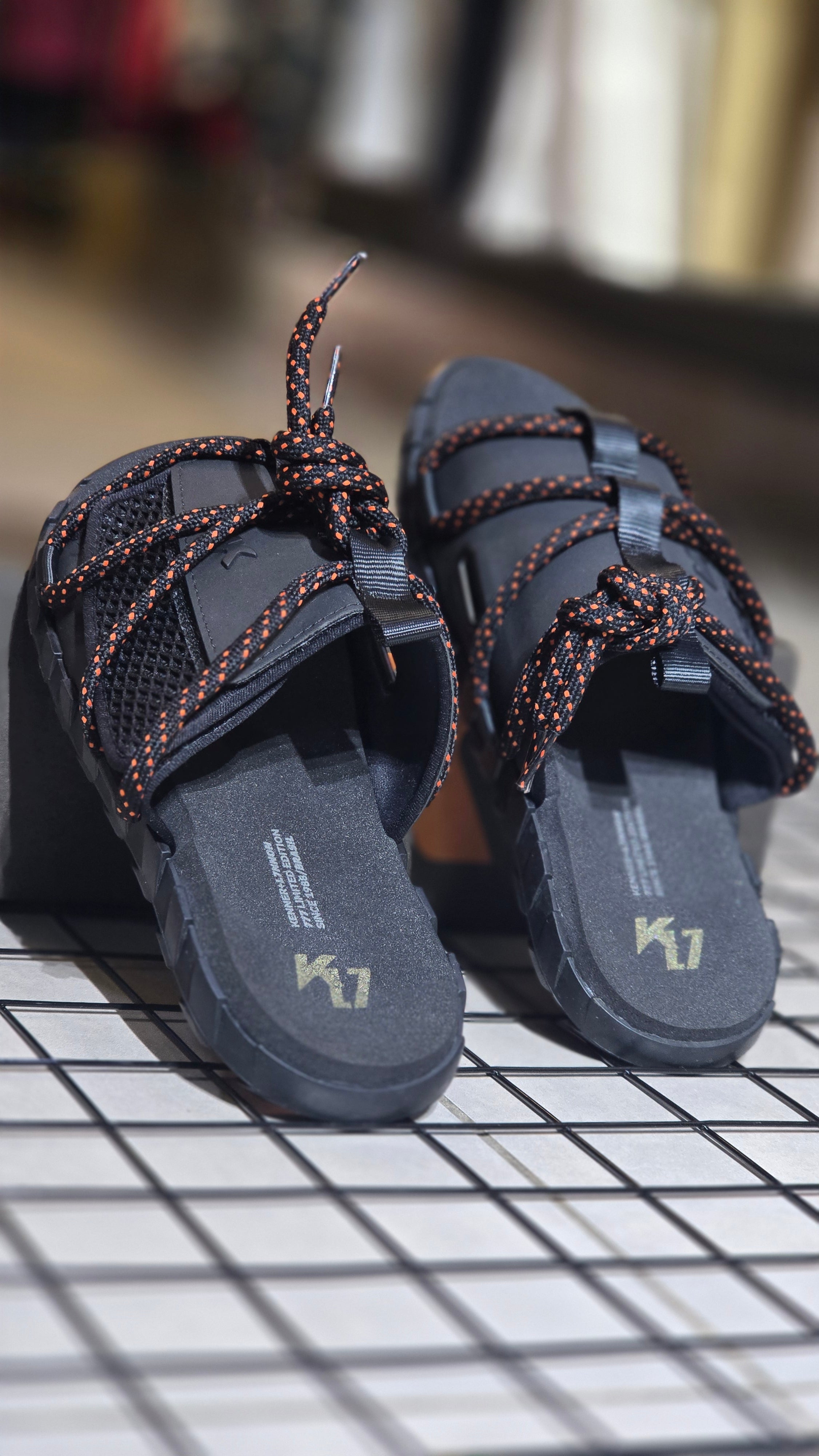 Chinelo Kenner Masculino Megah K7 Edição Limitada Preto com Cadarço Laranja