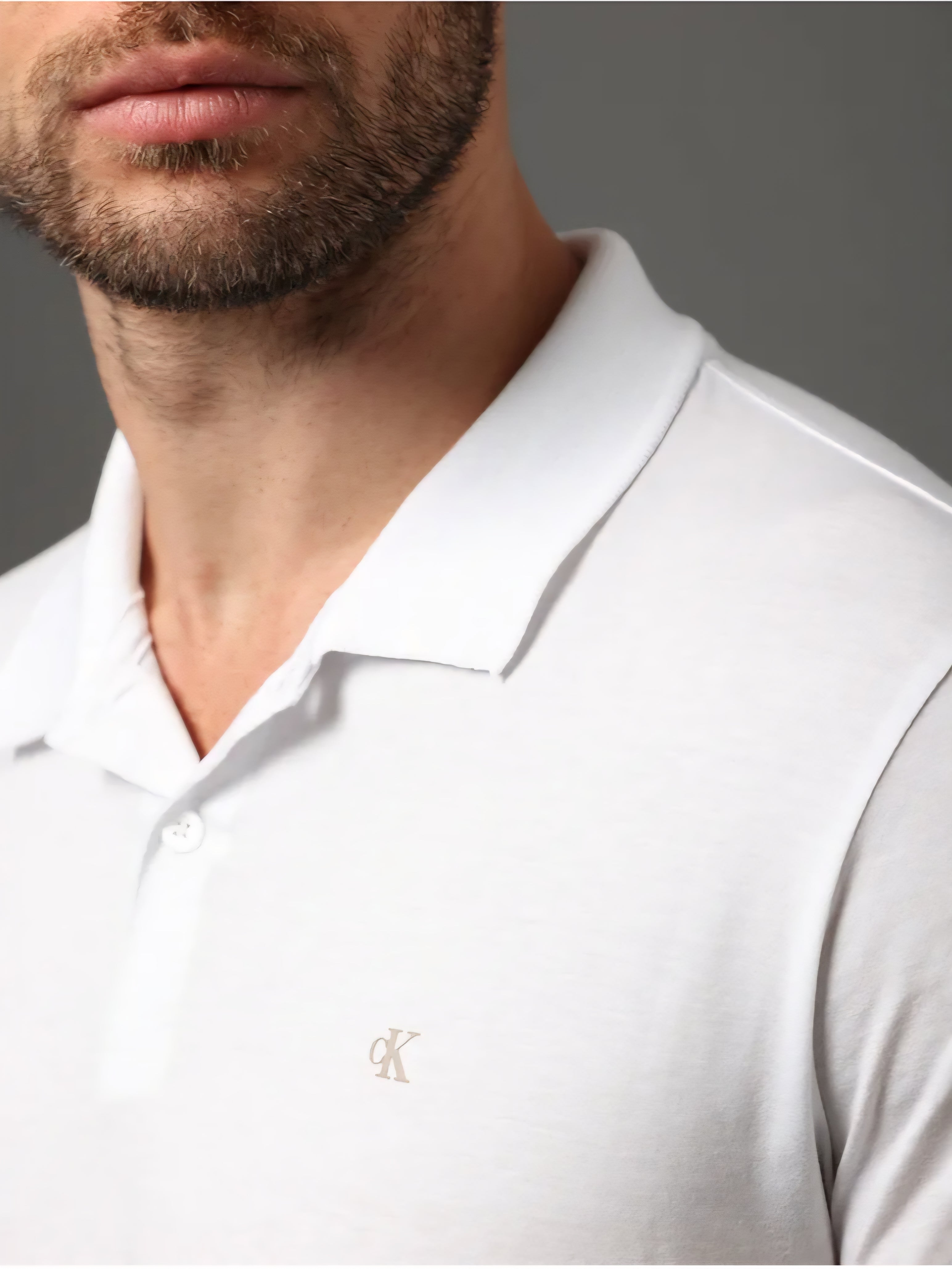 Camisa Polo Calvin Klein Masculina Básica Branca com Logo CK Minimalista