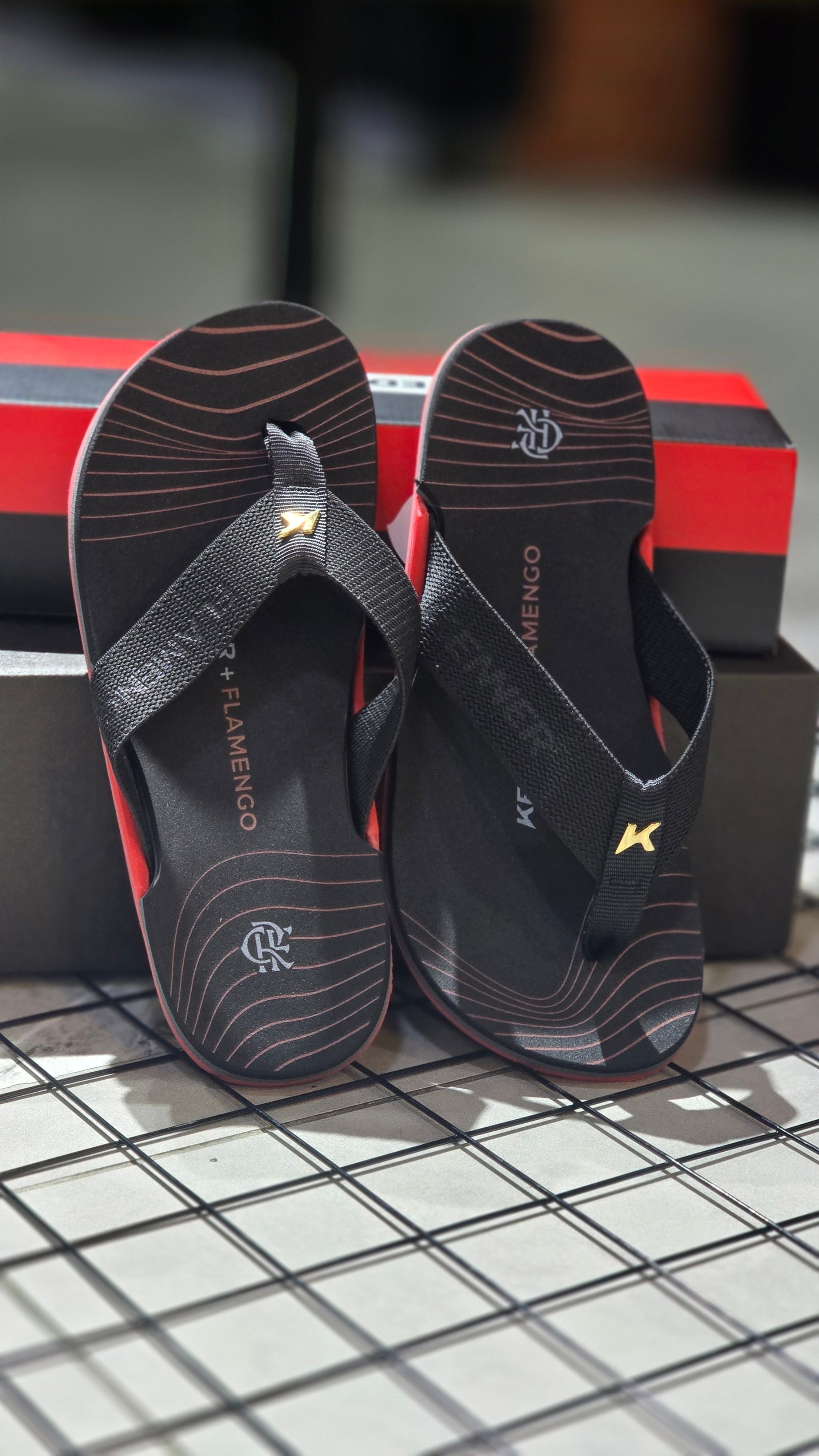 Chinelo Kenner Masculino NK6 Edição Flamengo Rubro-Negro (Preto e Vermelho)