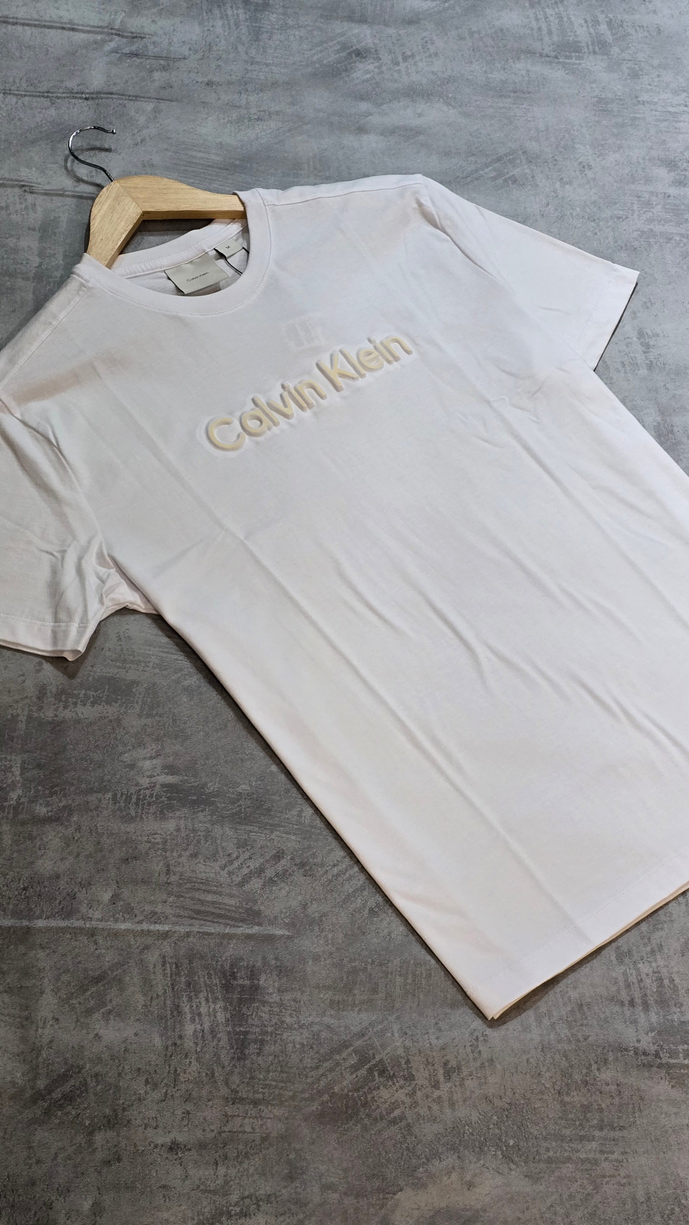 Camiseta Calvin Klein Masculina Basic Lux Logo Branca