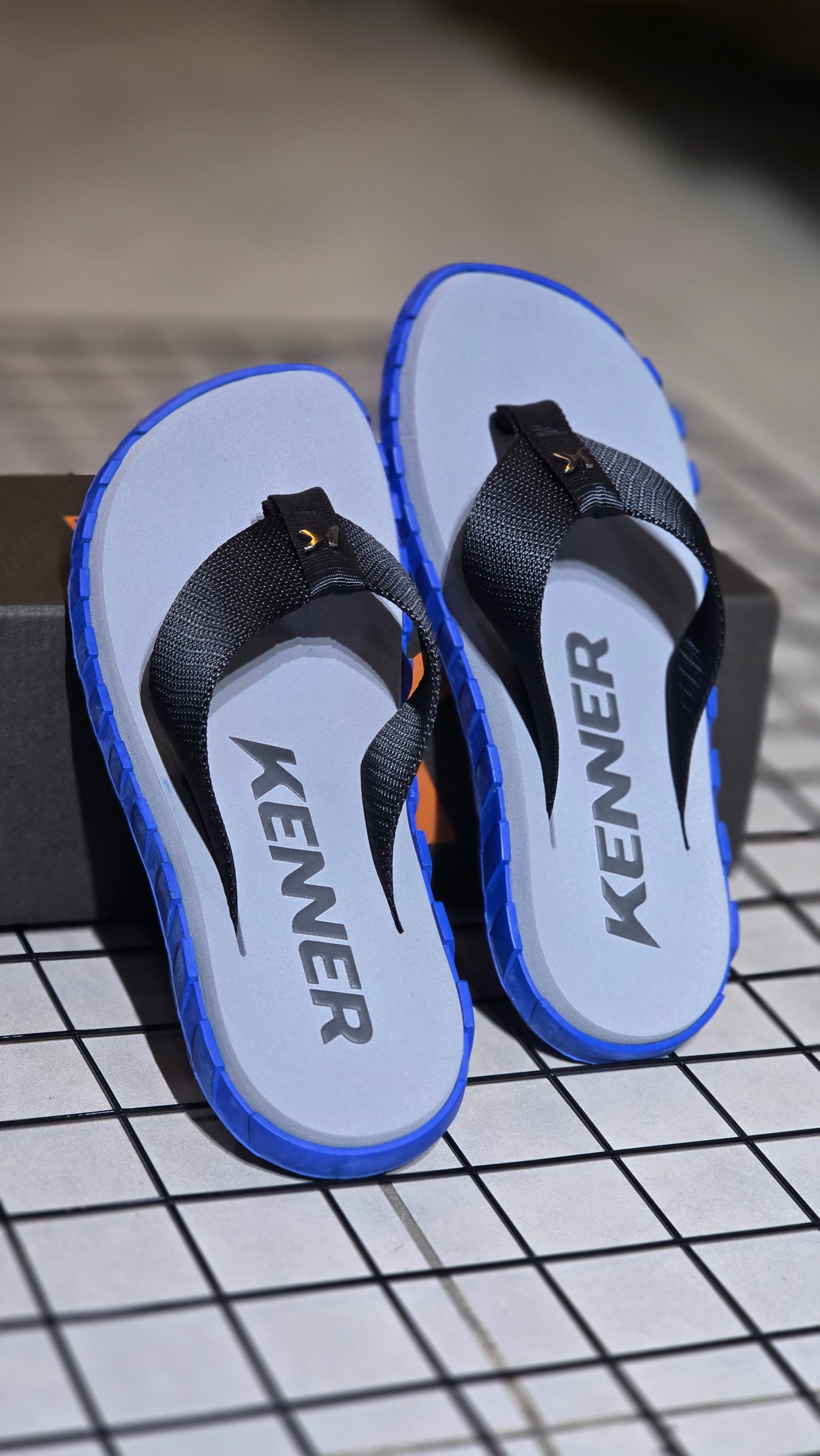 Chinelo Kenner Masculino Megah Edição 2026 Cinza, Preto e Azul