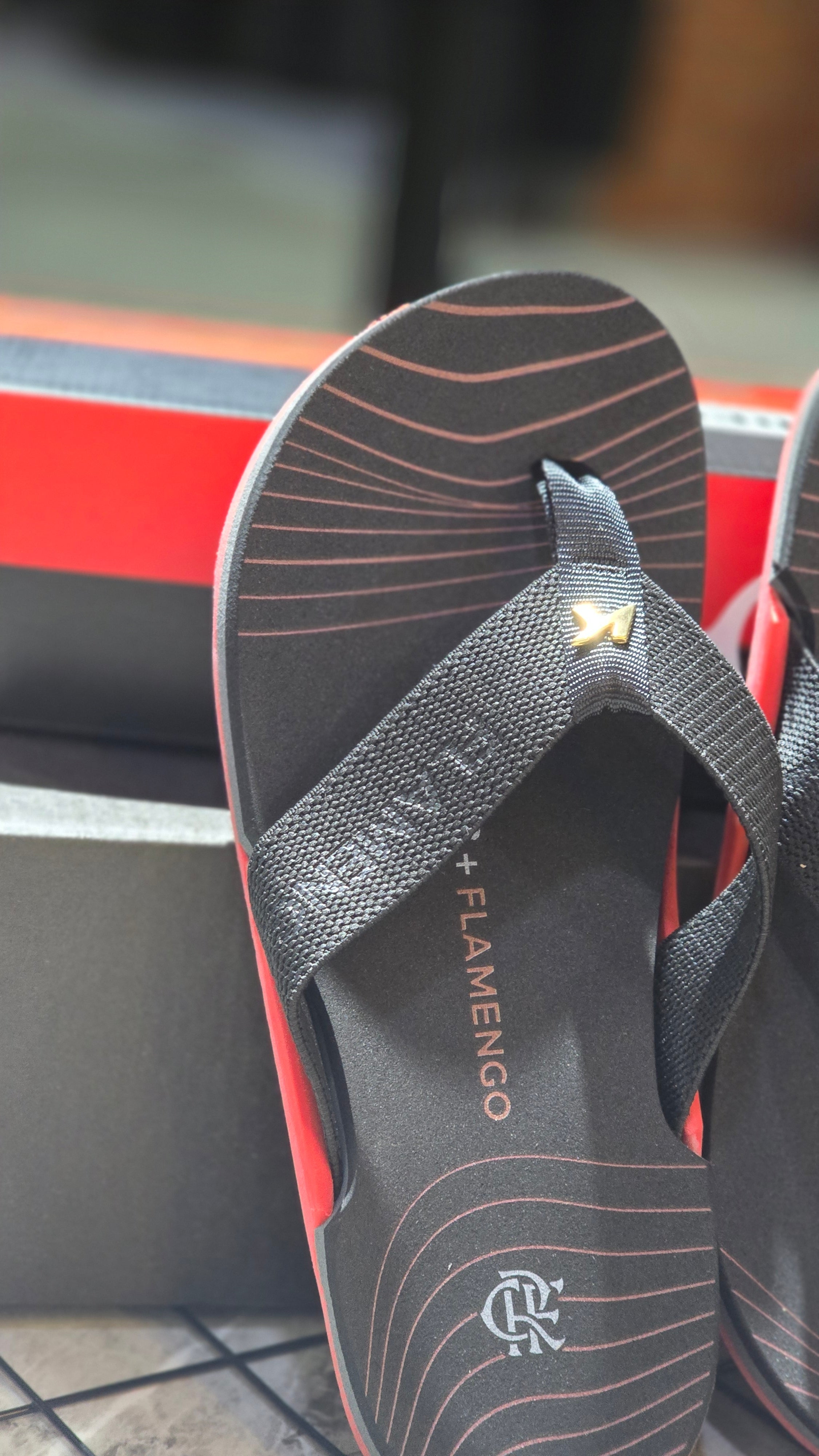 Chinelo Kenner Masculino NK6 Edição Flamengo Rubro-Negro (Preto e Vermelho)